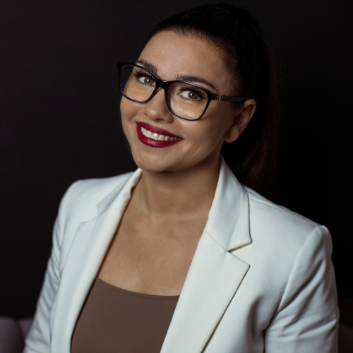 Speaker - Julia Oldenburg
